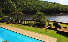 Bass Lake Country Lodge